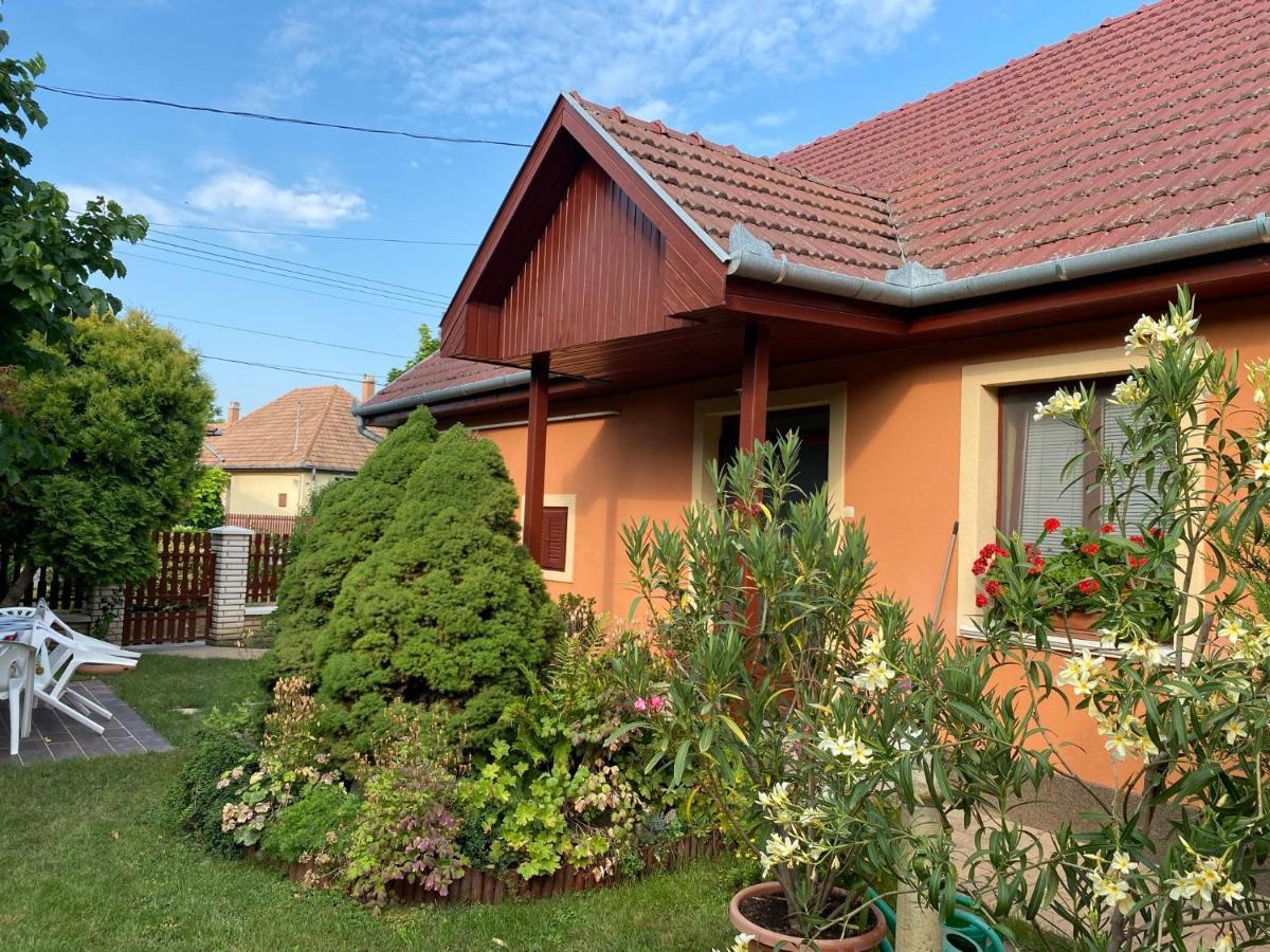 Apartman Dóra Hajdúszoboszló Exterior foto